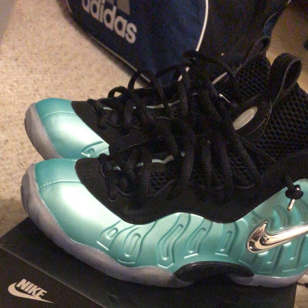 Nike Foamposite: Island Green Sz 5